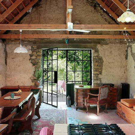 Angel Village Barn House Апартаменты Szentantalfa